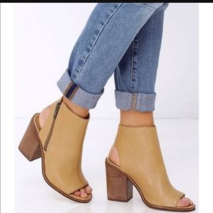 Steve Madden Terraa Natural Leather Peep Toe Pumps